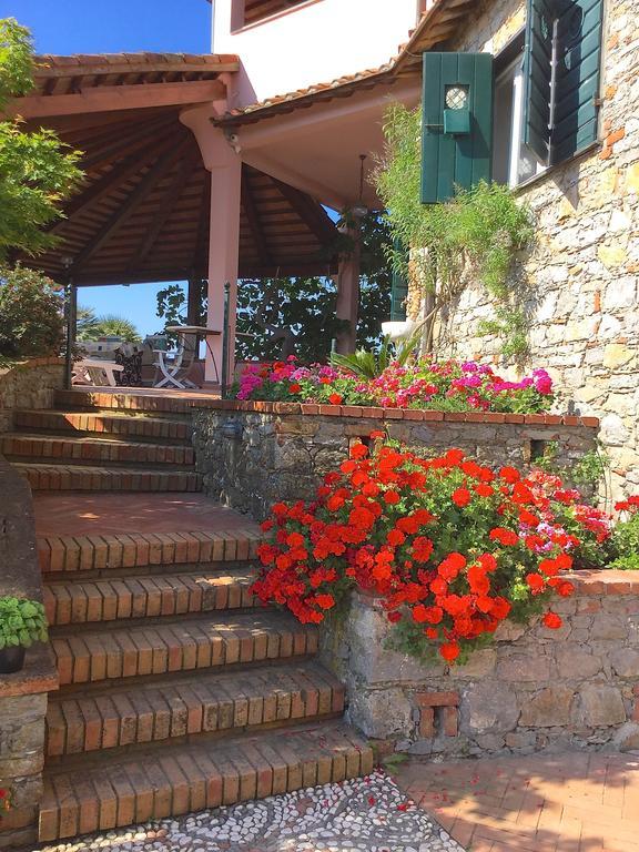 B&B Le Palme Ameglia Bagian luar foto