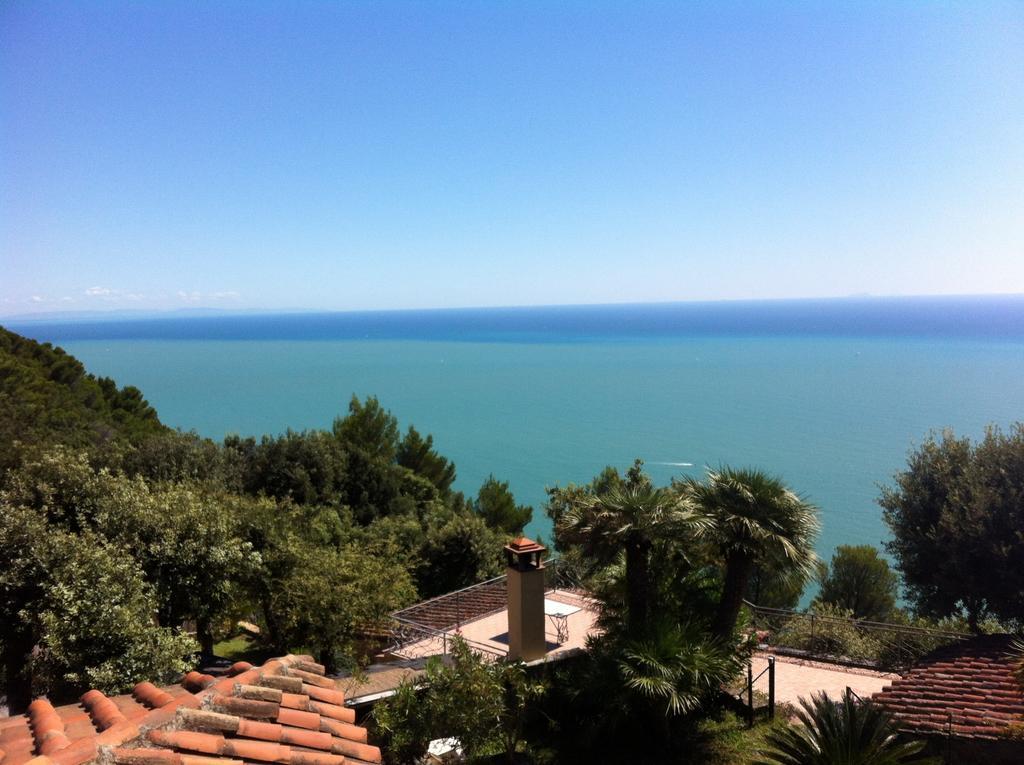 B&B Le Palme Ameglia Bagian luar foto